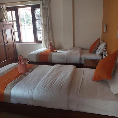 Blue Planet Lodge & Restaurant Pokhara Bagian luar foto