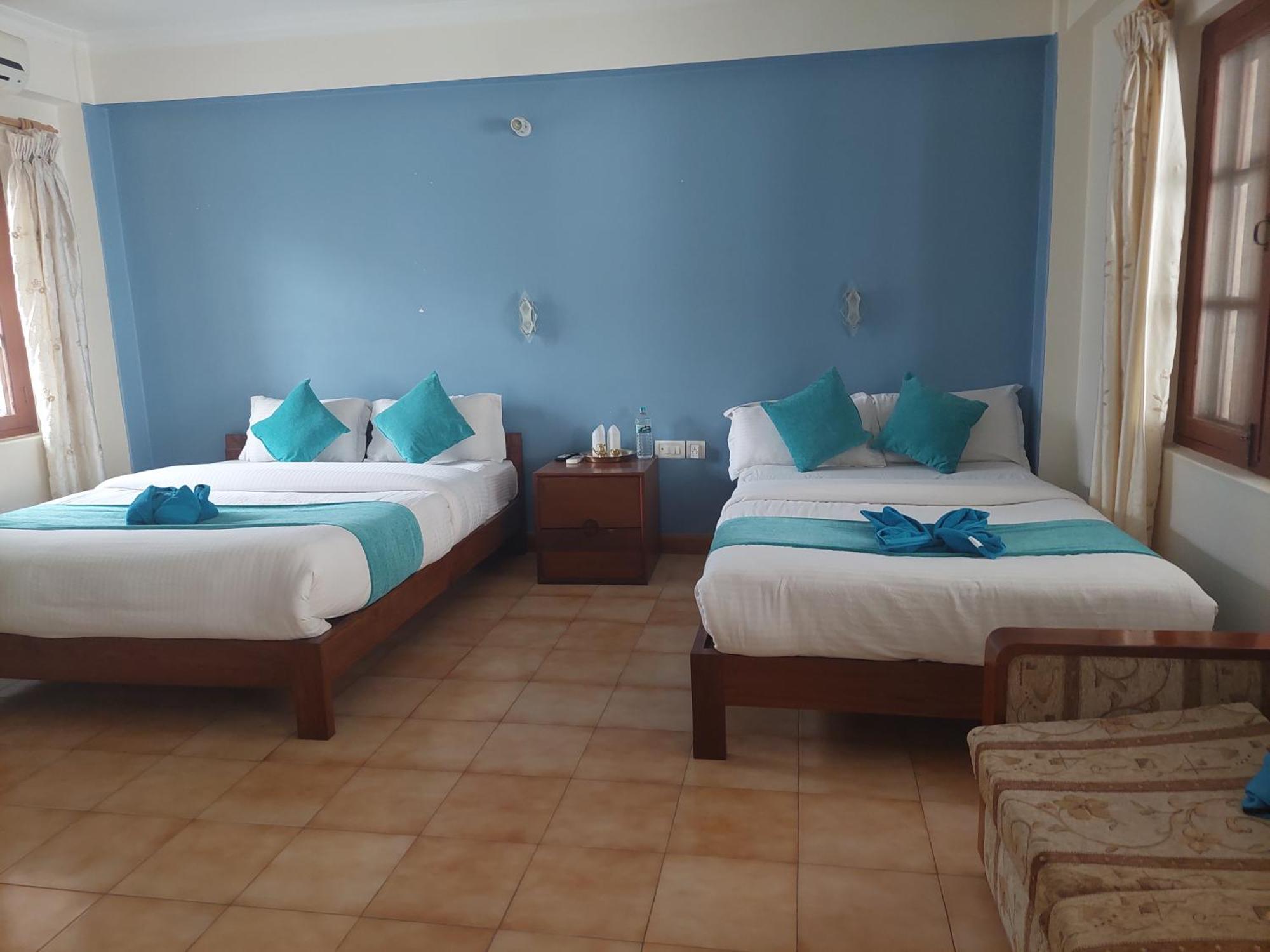 Blue Planet Lodge & Restaurant Pokhara Bagian luar foto