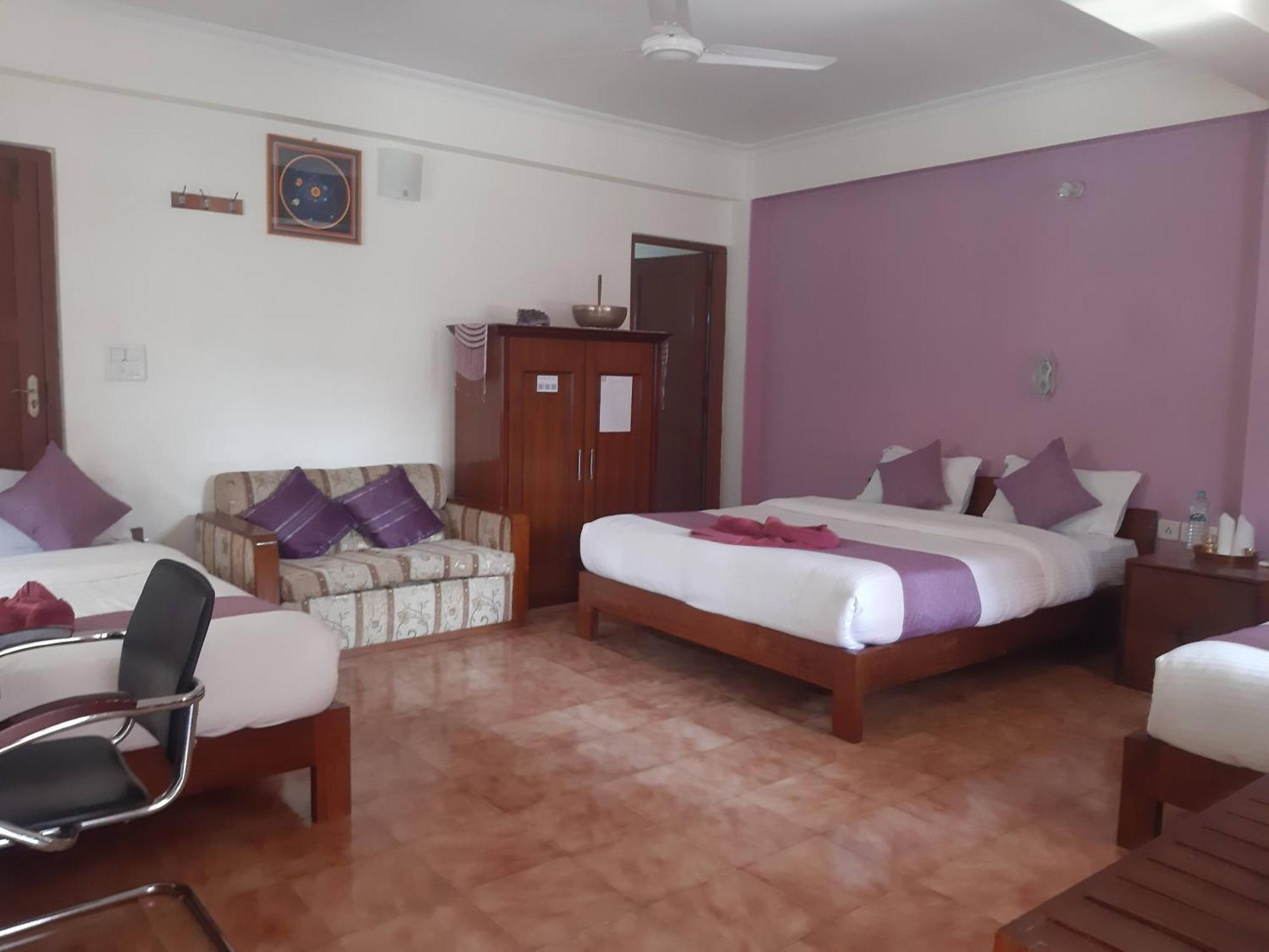 Blue Planet Lodge & Restaurant Pokhara Bagian luar foto