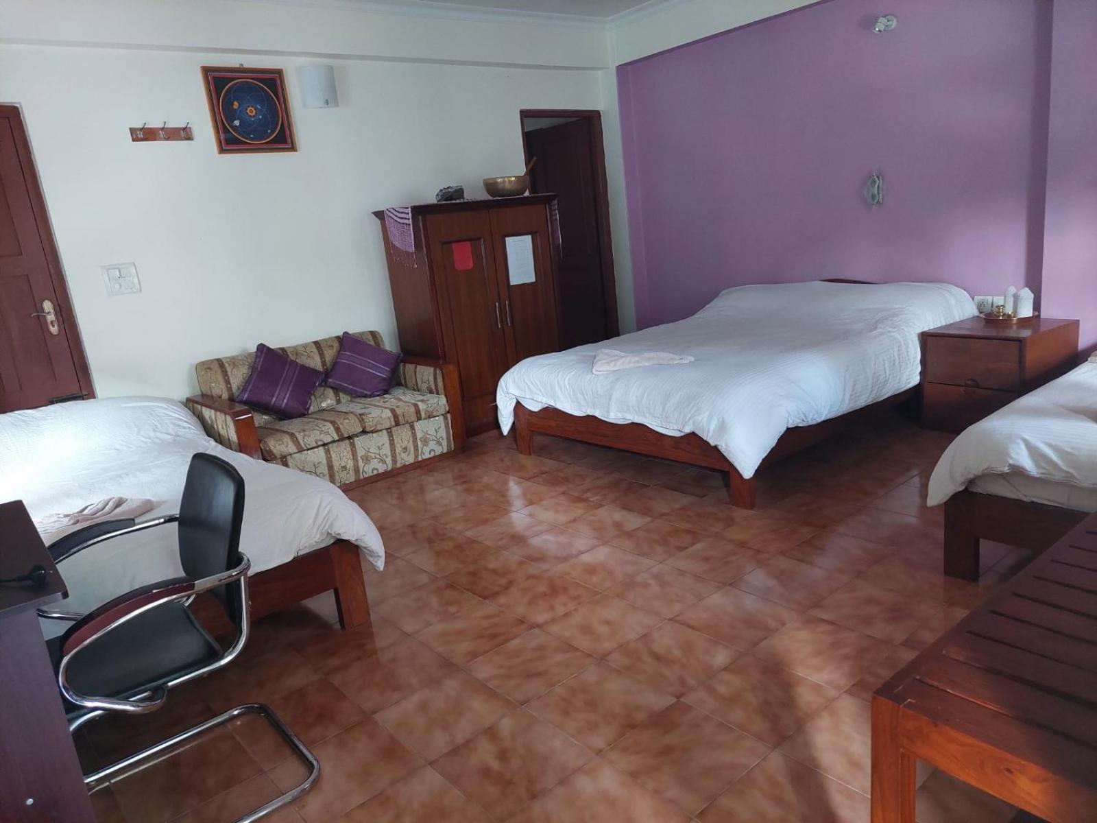Blue Planet Lodge & Restaurant Pokhara Bagian luar foto